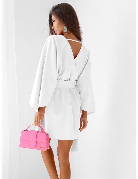 WP sukienka mini z przekładanym dekoltem - biała