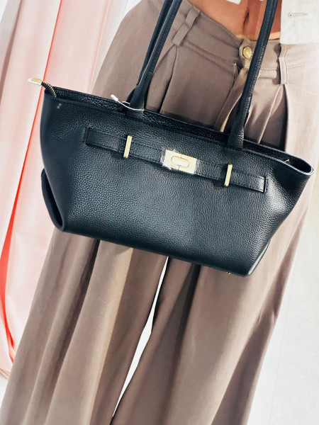 Skórzana torebka na długich rączkach - czarna