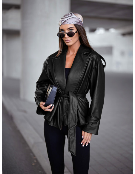 Kurtka z eko-skóry z paskiem SOREJA - czarna