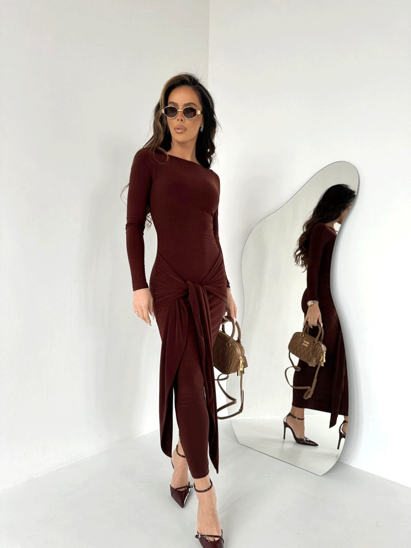 Dopasowana sukienka maxi z wiązaniem...