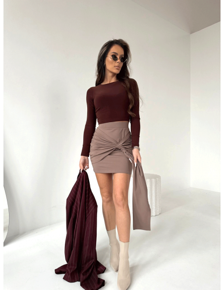 Dopasowana spódnica mini z wiązaniem MIRJA - czekoladowa
