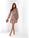 Przekładana sukienka z falbaną LURETTE - mocha mousse