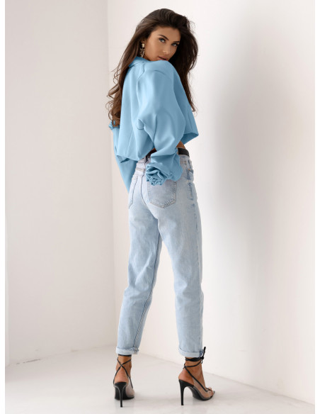 Krótka marynarka oversize z różą na rękawie MALLA - błękitna