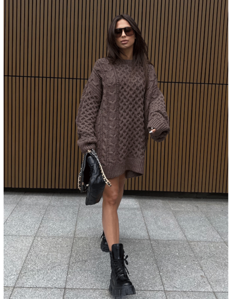 Długi wełniany sweter z ozdobnym splotem ARLEEN - czekoladowy