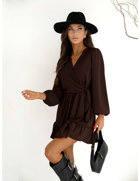 Rozkloszowana sukienka z falbanką - KALIFORNIA - czekoladowa