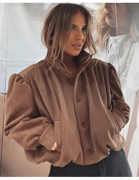 Krótka zamszowa kurtka bomberka ALIVIA - cappuccino