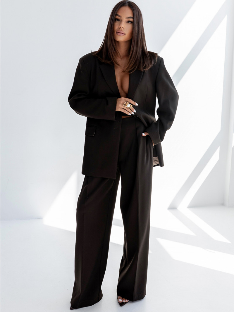 Stylowy garnitur z szerokimi...