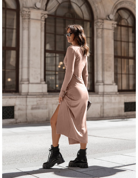 Kobieca sukienka midi z wiskozy HANAI - cappuccino