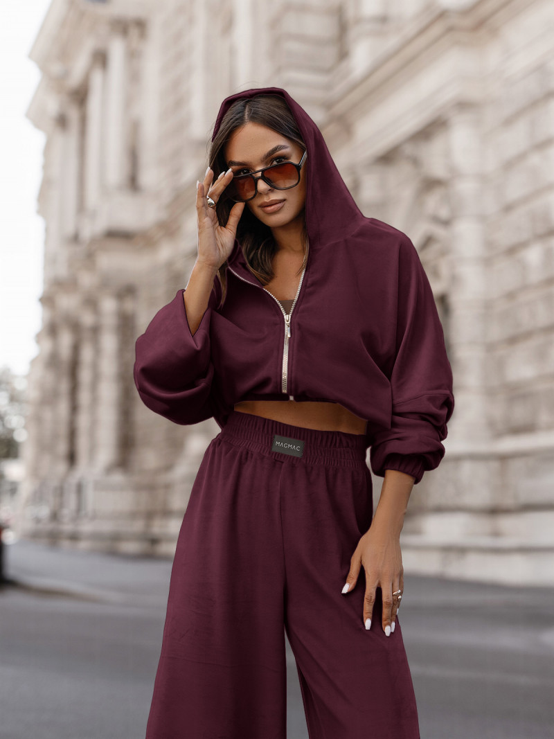 Welurowy dres bluza i szerokie...