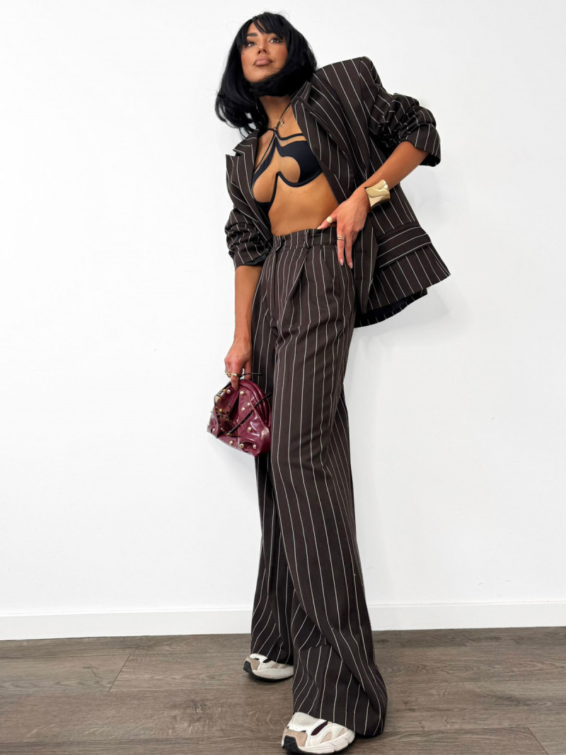 Modne spodnie z szeroką nogawką w...