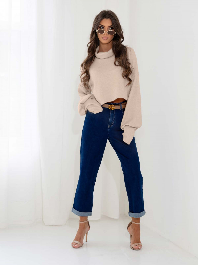 Dzianinowy sweter z golfem oversize...