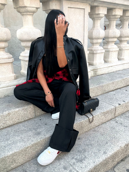 Eleganckie spodnie z zakładką na dole TALLY - czarne 2