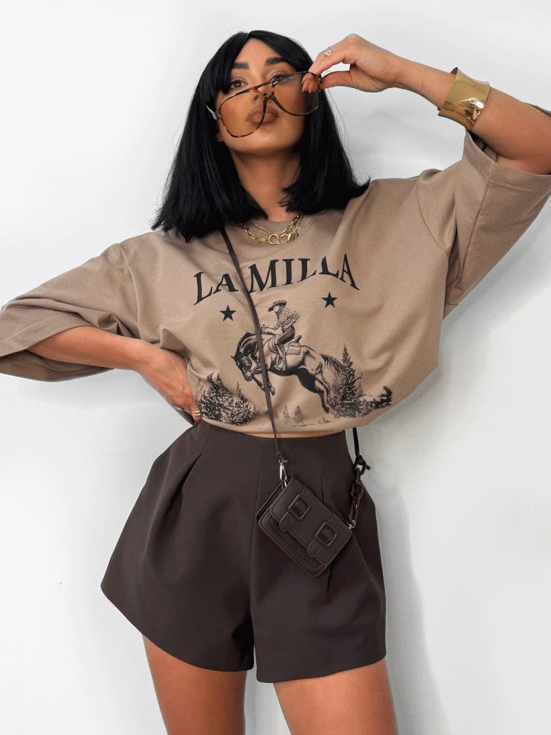 Stylowe spodenki z zaszewkami  ALITA - czekoladowe