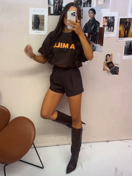 Bawełniana bluzka t-shirt z napisem HALAKI - czekoladowa