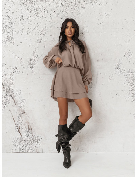 Rozkloszowana sukienka mini CLEO - mocha mousse