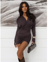 Wiskozowa sukienka z przekładanym dekoltem KEALA - czekoladowa