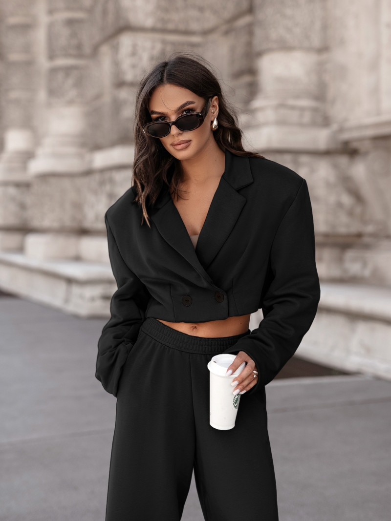 Komplet marynarka i szerokie spodnie...