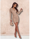 Dopasowana sukienka z marszczeniem AKANE - mocha mousse