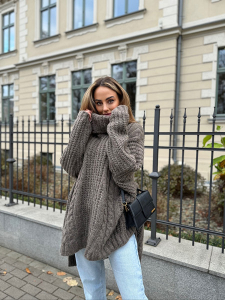 Sweter golf oversize z domieszką wełny DORO - czekoladowy