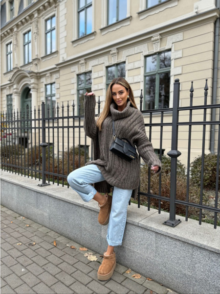 Sweter golf oversize z domieszką wełny DORO - czekoladowy 2