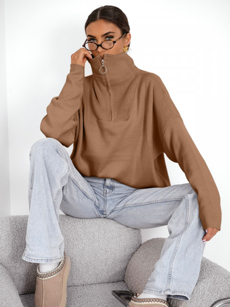 Sweter oversize z zamkiem na dekolcie AYLE - mocha mousse 2