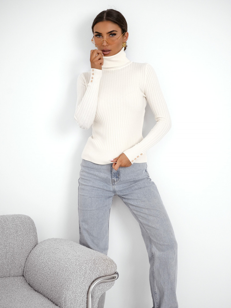 Prążkowany sweter golf z wiskozą TORIA  - biały