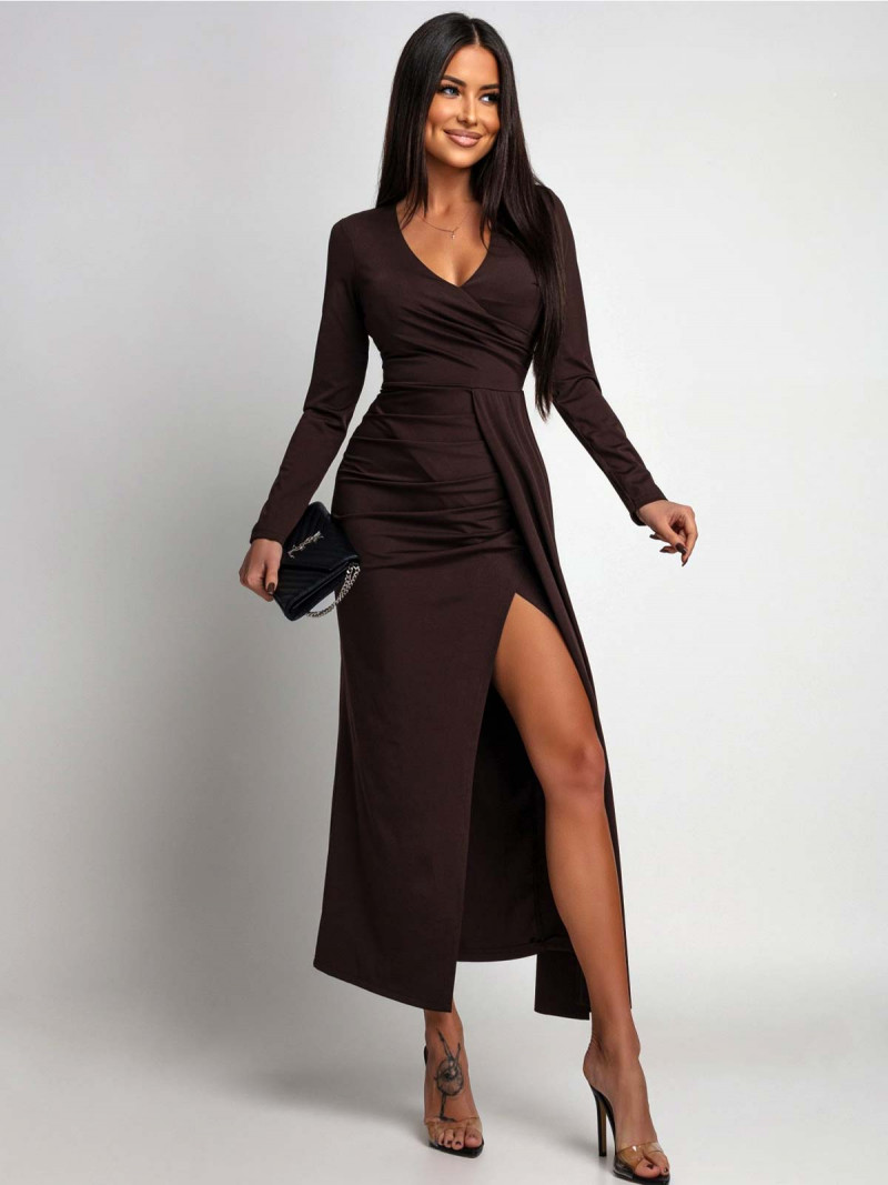 Dopasowana maxi sukienka z szarfą...