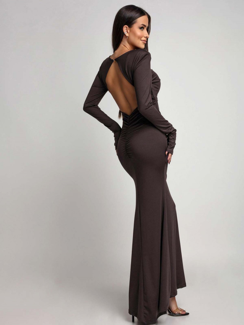 Maxi sukienka z odkrytymi plecami CHLOE - czekoladowa