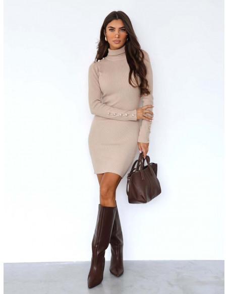 Dzianinowa sukienka z golfem i guzikami VERSA - beżowa