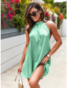 Satynowa sukienka mini z dekoltem halter LOLA - szałwiowa