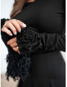 Wiskozowa bluzka z różą na rękawie ELIJA - czarna