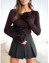 Wiskozowa bluzka z różą na rękawie ELIJA - czekoladowa