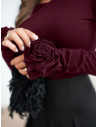 Wiskozowa bluzka z różą na rękawie ELIJA - bordowa