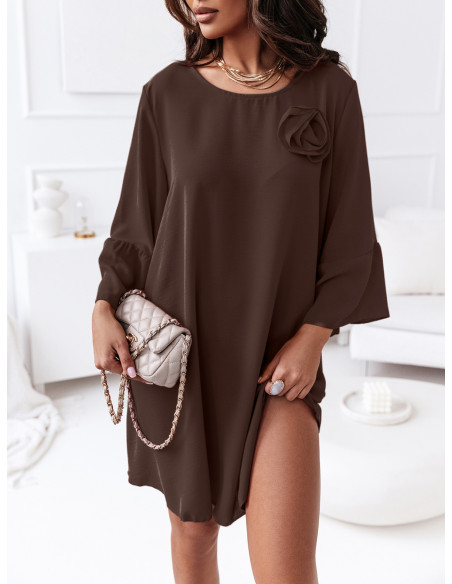 Sukienka trapezowa z różą HADLEE - czekoladowa