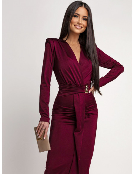 Elegancka sukienka maxi z ozdobną klamrą SYNTHIA - bordowa