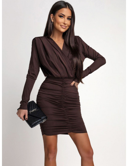Sukienka mini z marszczeniem SHONA - czekoladowa