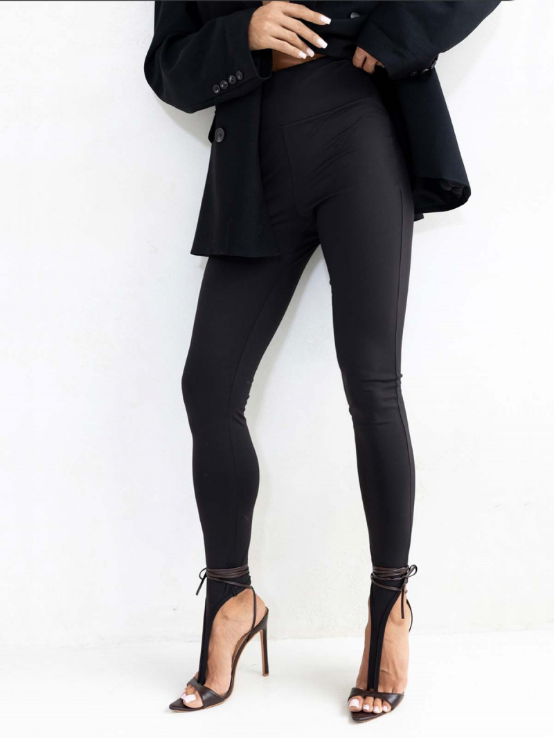 Legginsy modelujące z przedłużeniem...