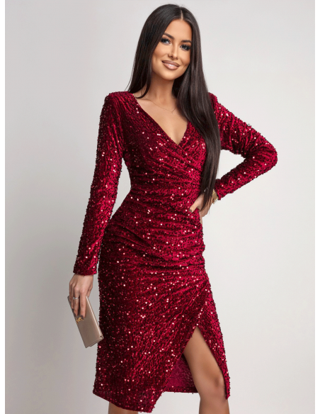 Cekinowa sukienka midi z marszczeniem ZEVA - bordowa