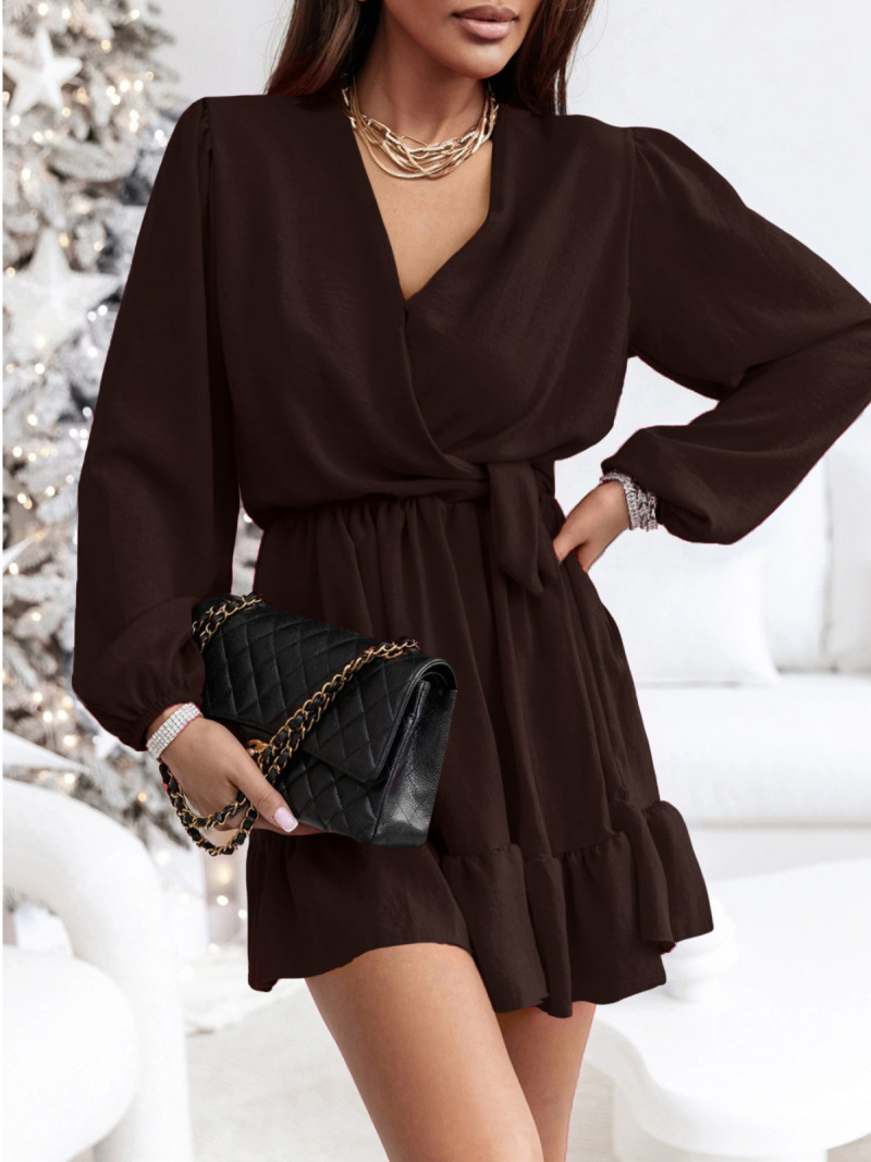 Rozkloszowana sukienka z falbanką -...