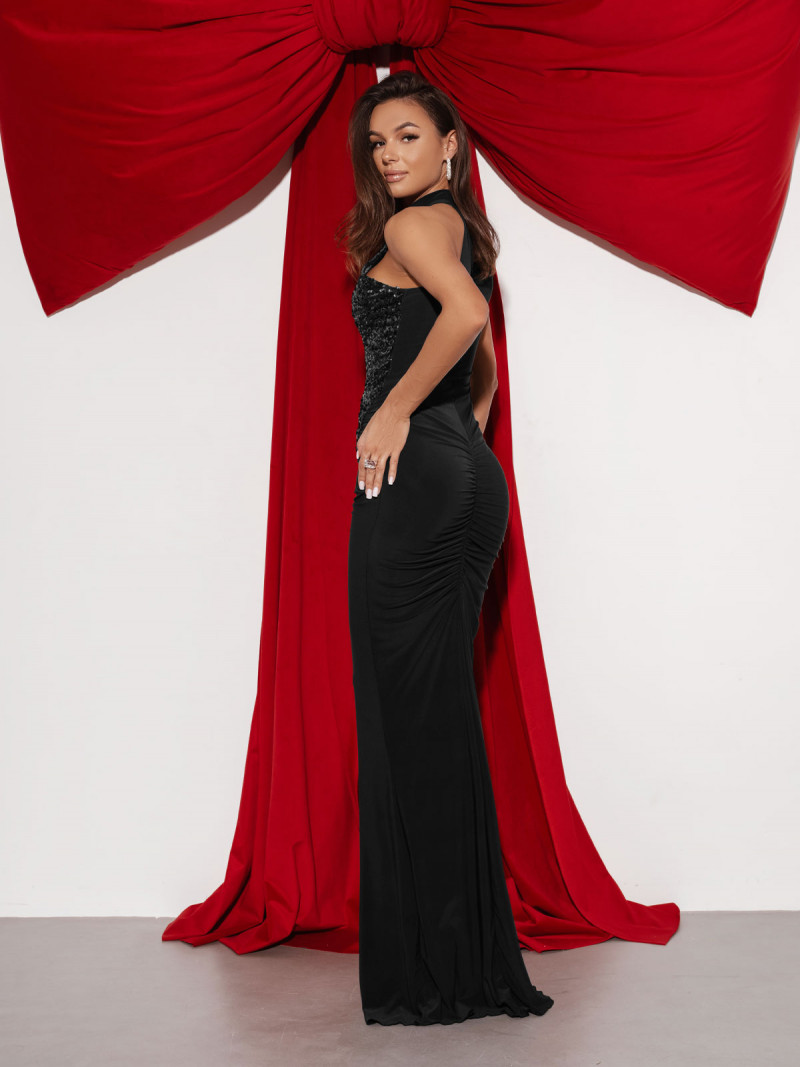 Maxi sukienka z cekinami MARCIA - czarna