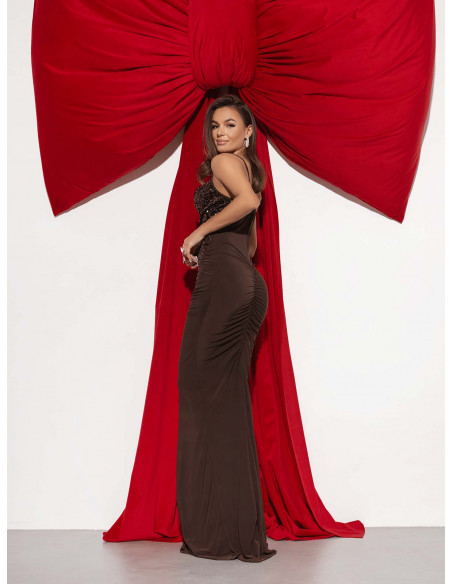 Sukienka maxi z cekinami LAURELLA - czekoladowa