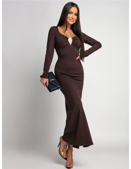 Elegancka sukienka maxi z ozdobną klamrą KATIA - czekoladowa