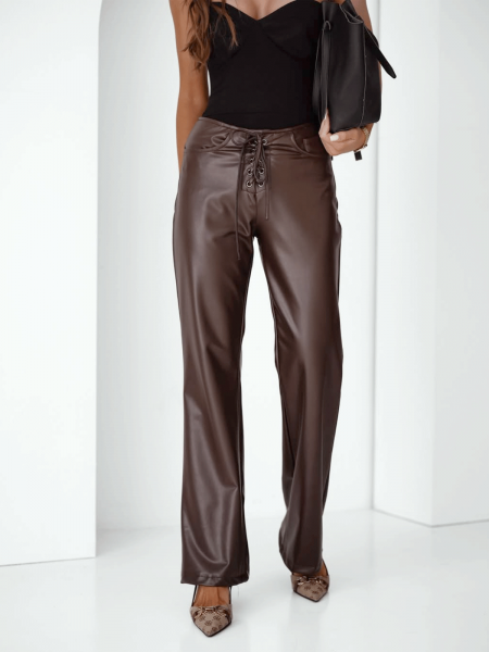 Proste spodnie z ekoskóry DERYL - czekoladowe