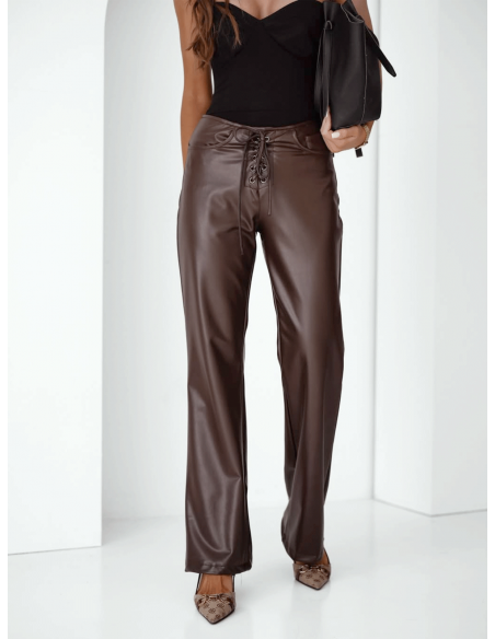 Proste spodnie z ekoskóry DERYL - czekoladowe