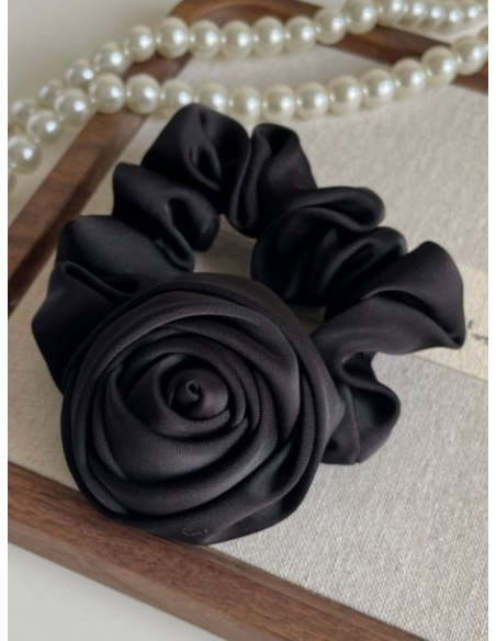 Gumka do włosów z ozdobną różą - czarna