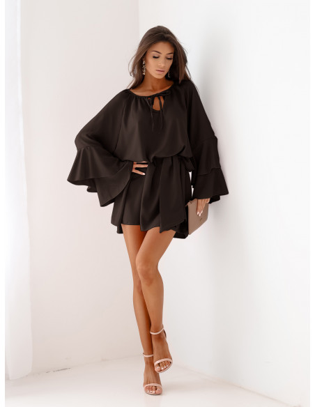 Sukienka oversize z falbanami na rękawach ZUMA - czekoladowa