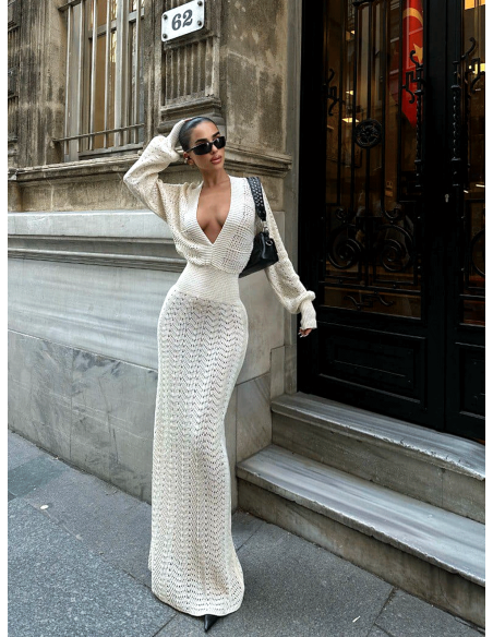 Dzianinowa sukienka maxi z głębokim dekoltem EVIE - ecru