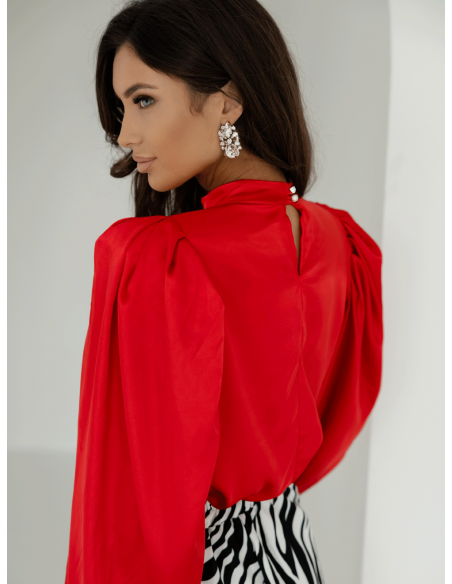 Satynowa bluzka z bufiastymi rękawami TARYN - czerwona