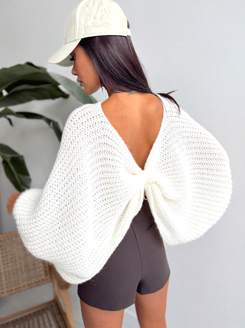 Sweter oversize z marszczonym tyłem...