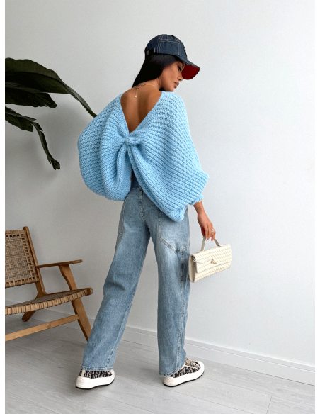 Sweter oversize z marszczonym tyłem KADAR - błękitny